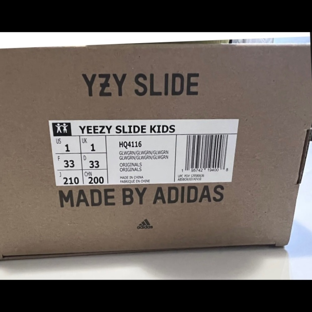 NEW Adidas Yeezy Slide Kids Glow Green Light Green 1Y - Picture 6 of 6